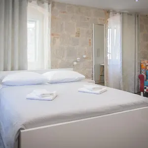 Guest house Elegant &, Split